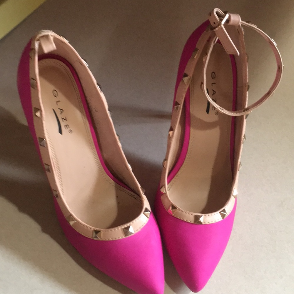 Shoes - Picture 4 of 4